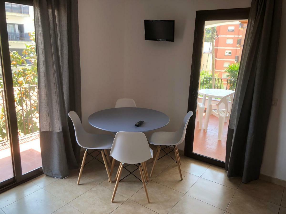Apartamentos Ar Caribe Lloret de Mar Ngoại thất bức ảnh